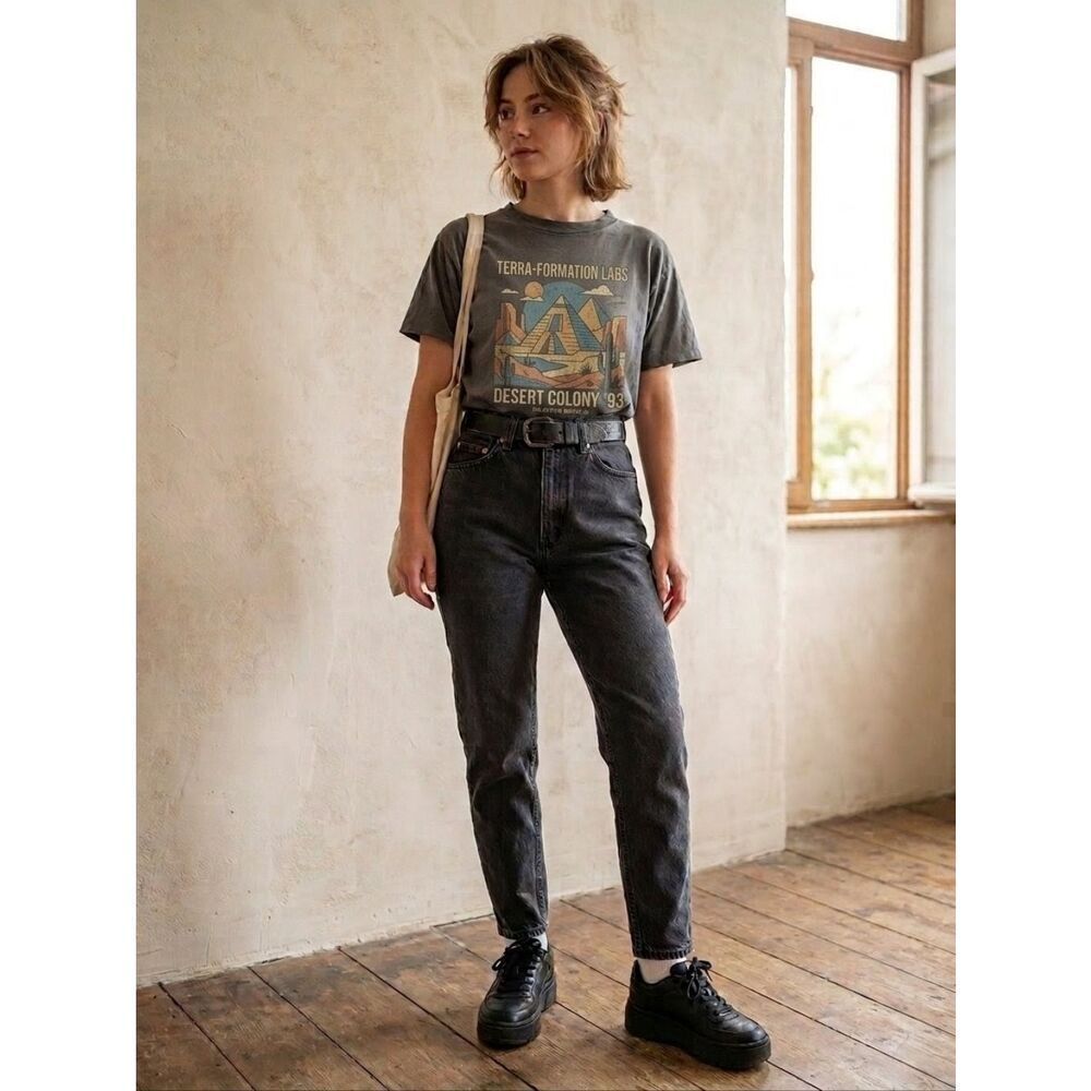 Vintage 1994 Levi’s 521 Tapered Fit High Rise Mom Jeans Made in USA Black 10P